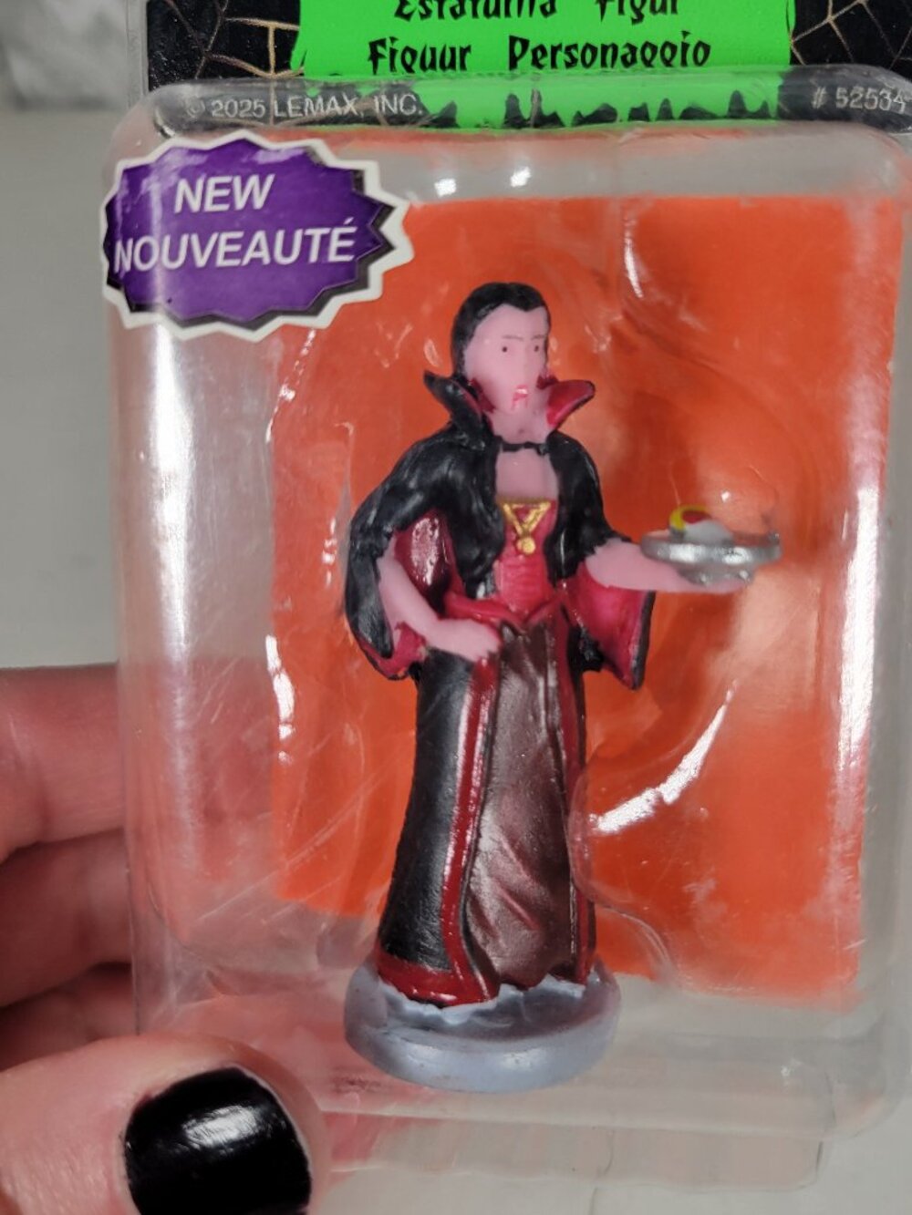 Vampiress "The Count's Candy" Lemax Spooky Town figurine Halloween w/Candy Corn